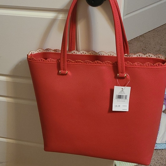 Kate Spade Fordham Court Handbag. - Picture 4 of 6